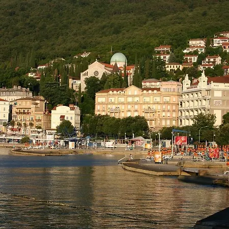 Apartment Zora Opatija